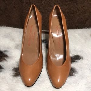 Size 6 Light Brown Charles Jourdan Pump-New